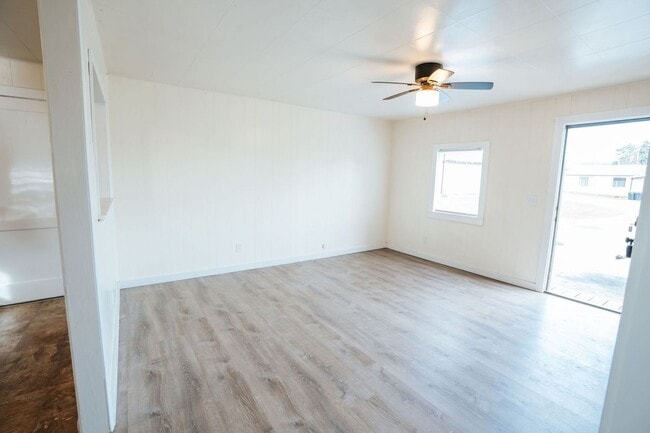 Building Photo - Charming Single Family Home In McKinleyville