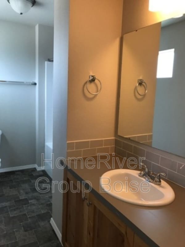 Building Photo - 1326 S Edgewater Cir