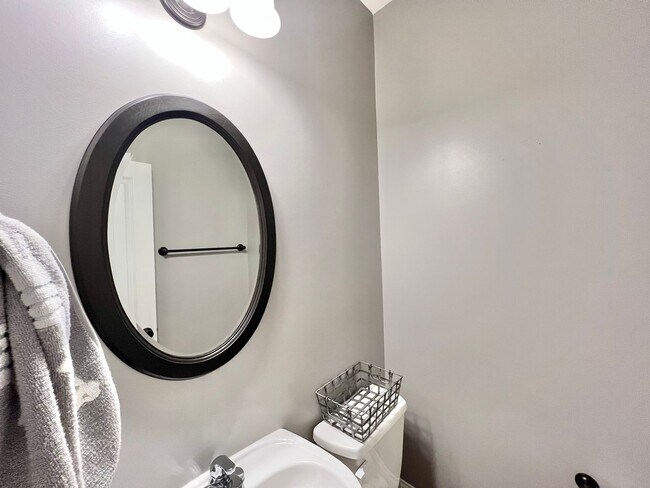 Building Photo - Gorgeous Custom Built 4BD, 3BA Holly Springs Home with Home Gym Setup and Fenced In Yard