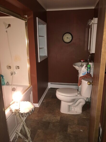 Bathroom - 1406 3rd Ave