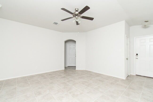Building Photo - 9019 Stonehollow