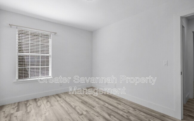 Building Photo - 11903 Apache Ave