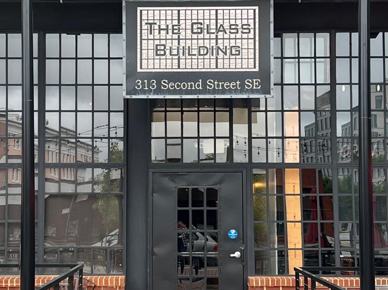 Building Photo - 313 2nd St SE
