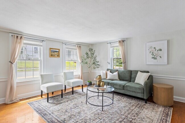 Building Photo - 191-193 South St