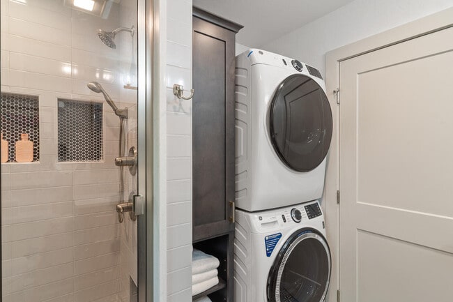 Building Photo - 304 NW 24th St