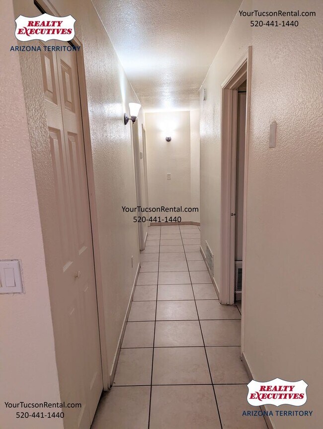 Building Photo - Coming Soon! 3/1 with AC and a garage in M...