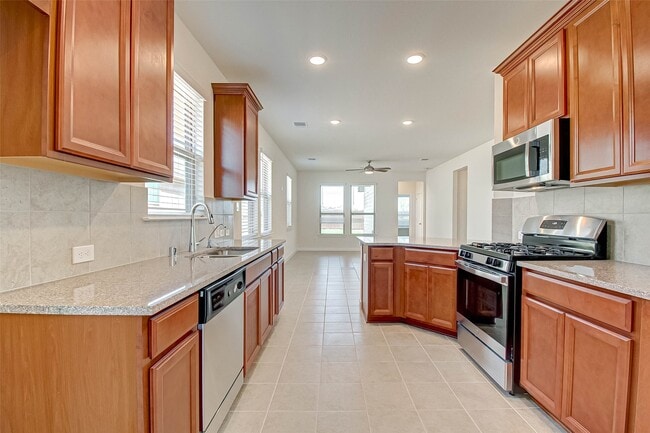 Building Photo - 8011 Colony Chase Ct