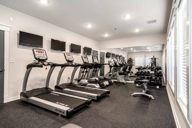 Building Photo - 2 Bd 2 Ba Apartment-Available NOW