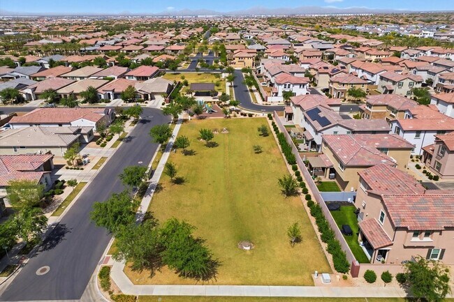 Building Photo - 5935 S Coyote Canyon