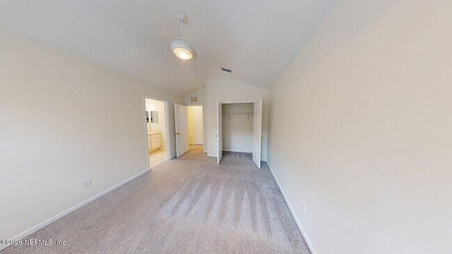 Building Photo - 8498 Climbing Ivy Trail S