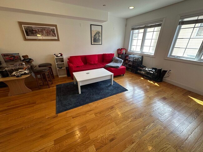 Building Photo - 124 68th St