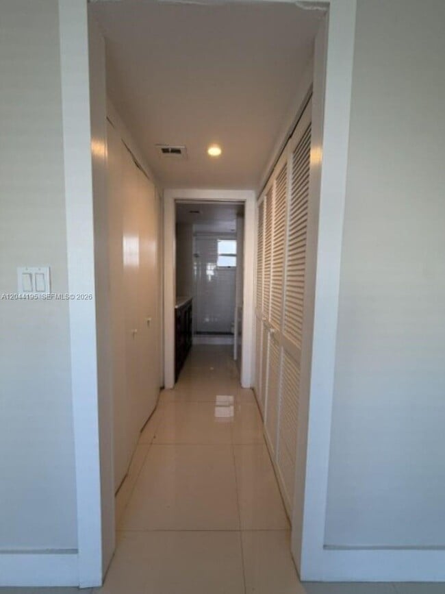 Building Photo - 4141 Nautilus Dr