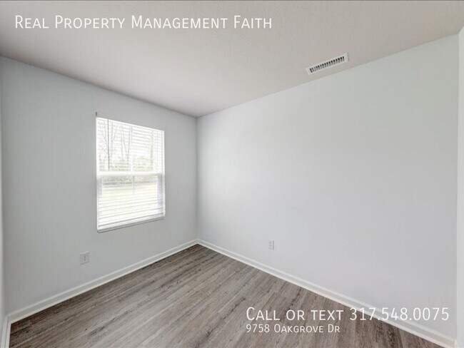 Building Photo - 9758 Oak Grove Dr