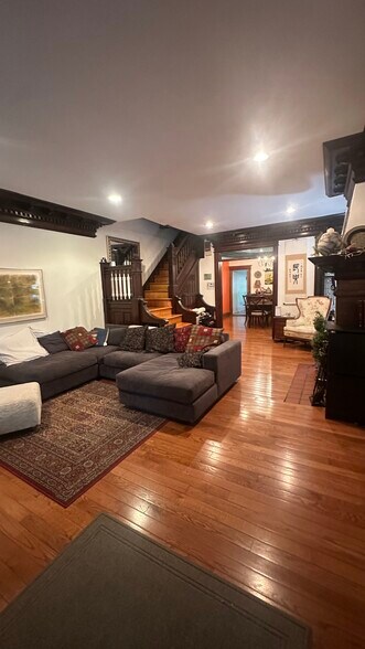 Living room - 4646 Hazel Ave
