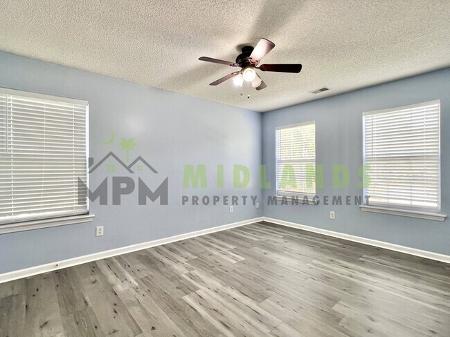 Building Photo - 523 Whitewater Dr