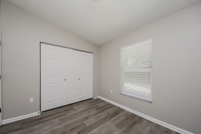 Building Photo - 204 Lily Pad Ln