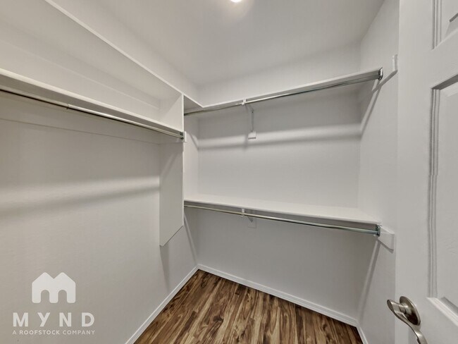 Building Photo - 1001 Clearspring Ct