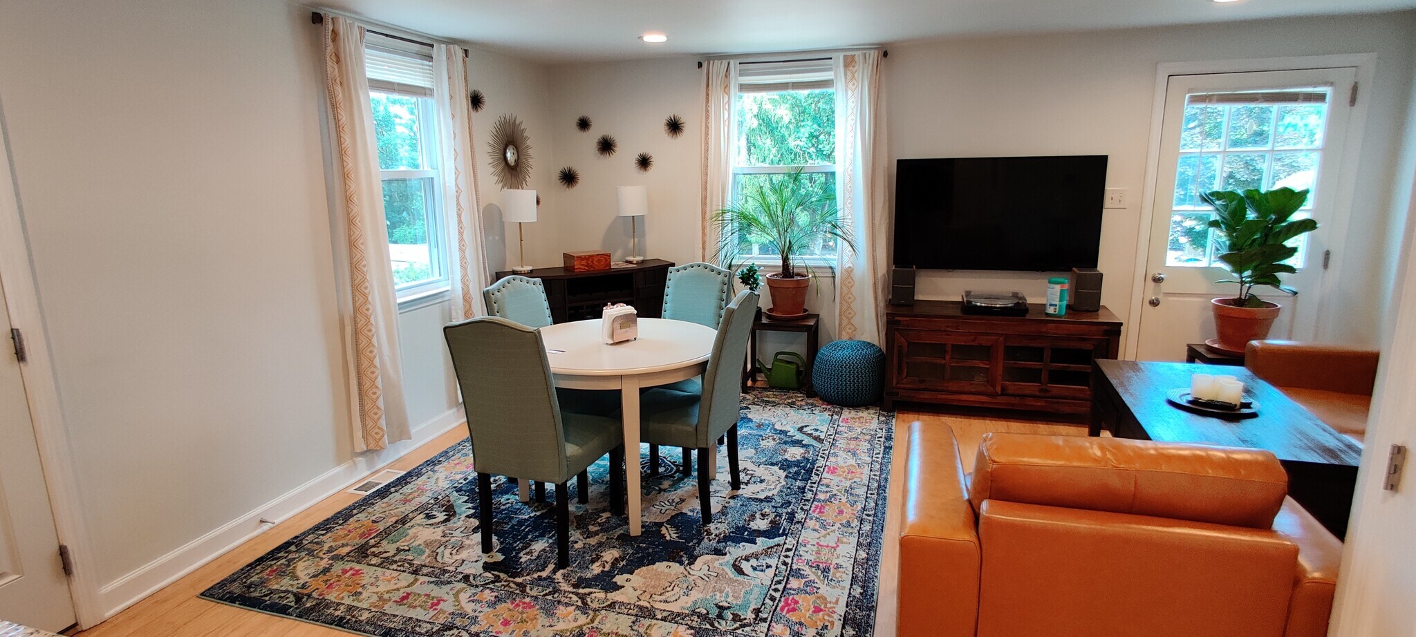 Building Photo - 278 Valley View Road