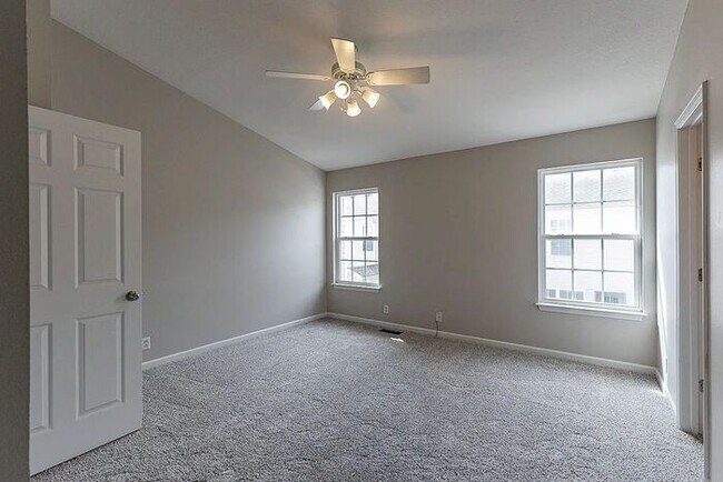 Building Photo - 2 Bed, 2.5 Bath Townhome in Indian Creek