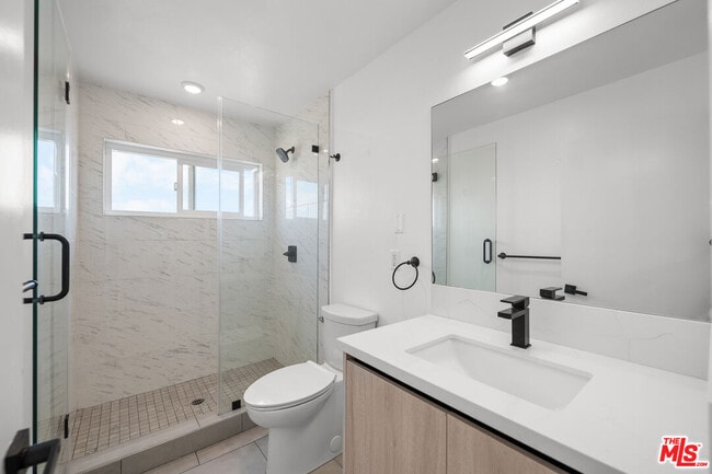 Building Photo - 1650 S Bentley Ave