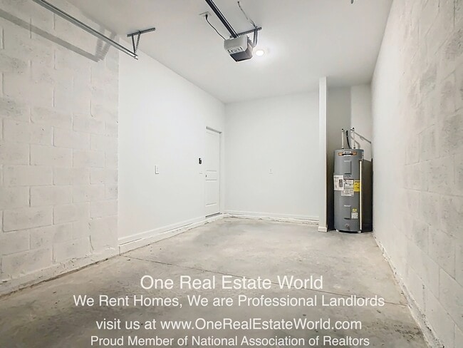 Building Photo - 2971 Maloof Dr