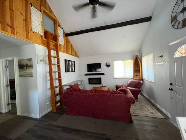 Building Photo - 813 Pinon Ln