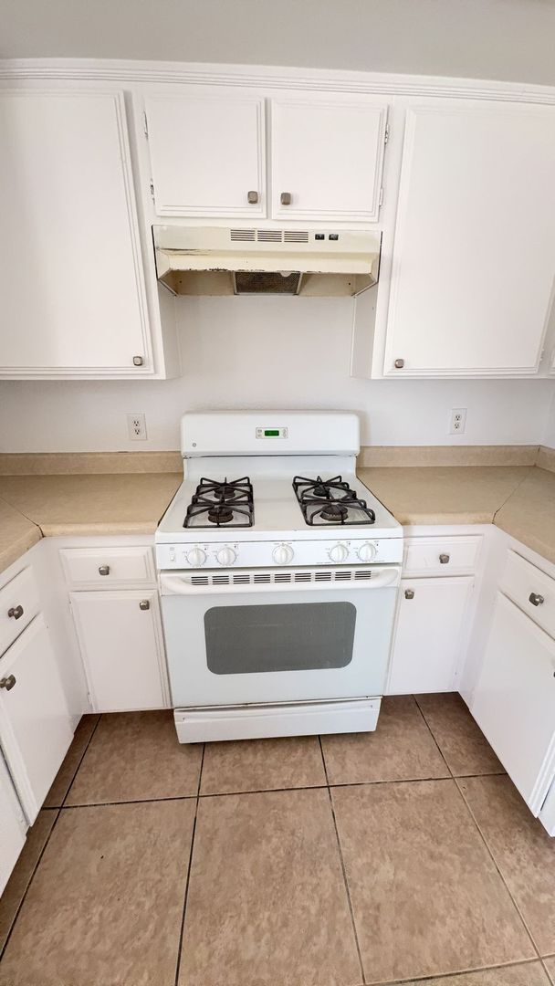 Building Photo - 3 BEDROOM APPLE VALLEY HOME