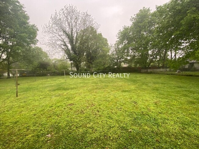 Building Photo - 265 Sunrise Ave