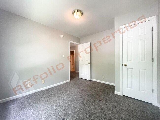 Building Photo - 1711 Mystic Dr