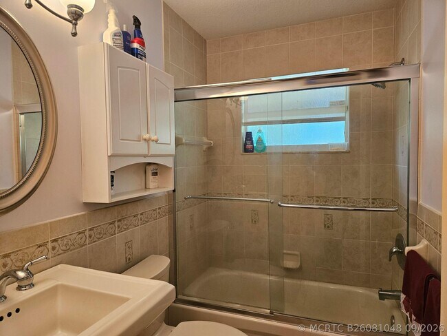 Building Photo - 286 NE Brunson Ct