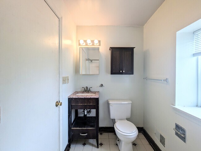 Building Photo - 5552 Black St