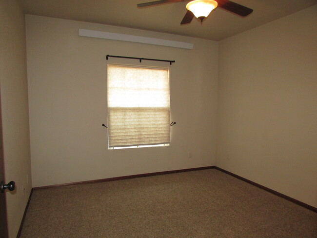Building Photo - 2 BEDROOM | 1 BATH | GROUND LEVEL CONDO | ...
