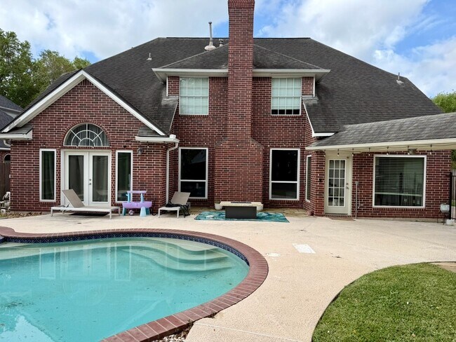 Building Photo - 1615 Greenleaf Oaks Dr