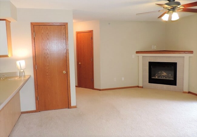 Building Photo - $1,150 | 2 Bedroom, 1 Bathroom Condo | Pet Friendly* | Available for July 30th, 2026 Move In!