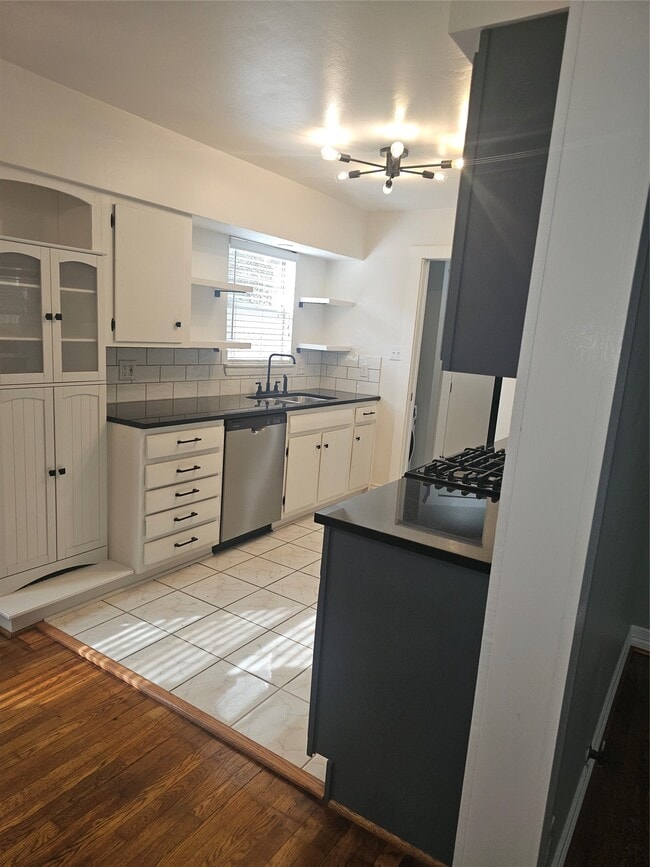 Building Photo - 10510 Sierra Dr