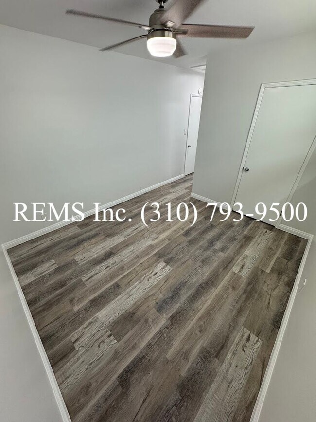 Building Photo - Remodeled 1 Bedroom Apartment in Hermosa B...