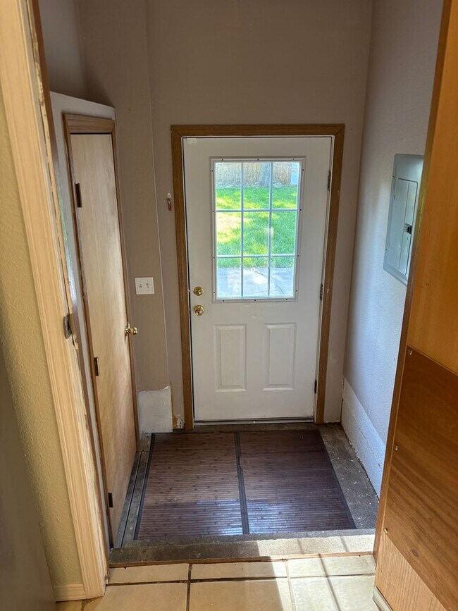 Building Photo - Gorgeous 3 Bed 2 Bath Home Available NOW!!!