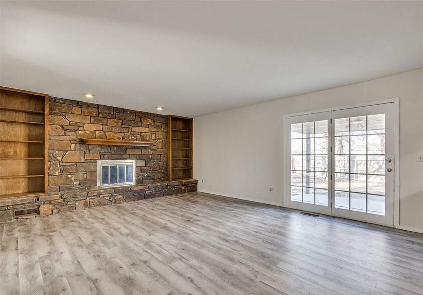 Building Photo - 2605 W Washington Cir