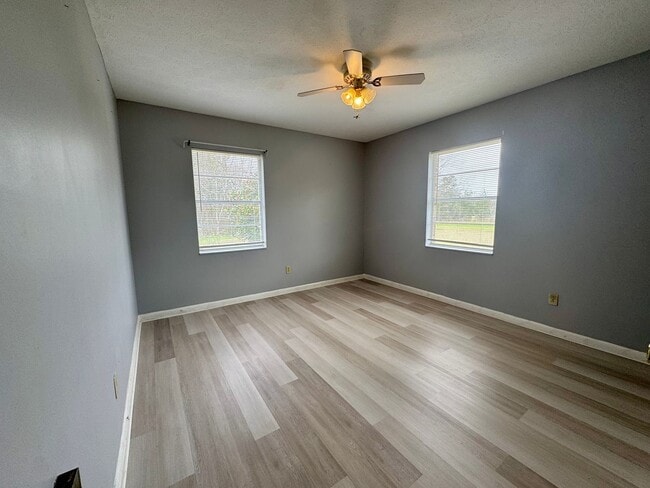 Building Photo - Pleasant 3/1 Brick Home in Rural Marianna