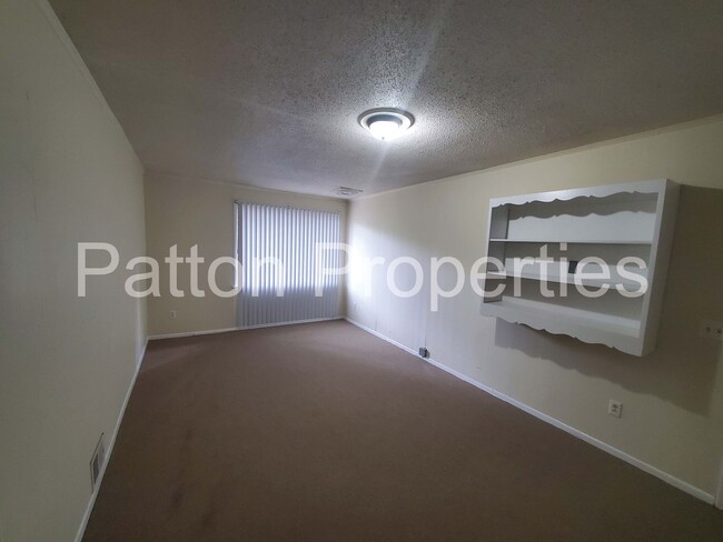 Building Photo - Forest Acres Home