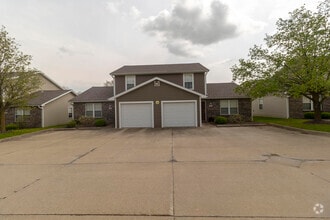 Building Photo - 3308 E St Charles Rd