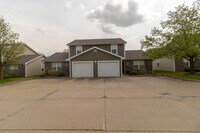 Building Photo - 3308 E St Charles Rd