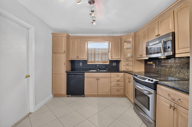 Building Photo - 4599 Betelnut St