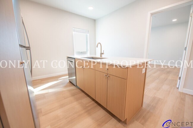 Building Photo - Spacious Luxury Living in a Modern Three-Bedroom Home at Studio Crossing!