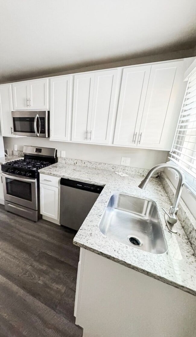 Building Photo - Second-Floor 2-Bedroom Premium Apartment | 850 SF