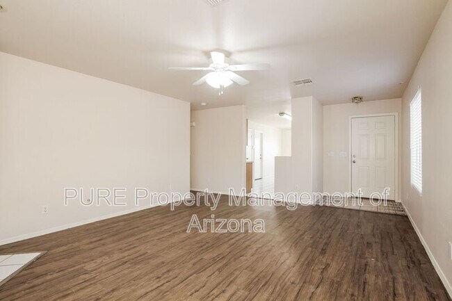 Building Photo - 3526 W Questa Dr