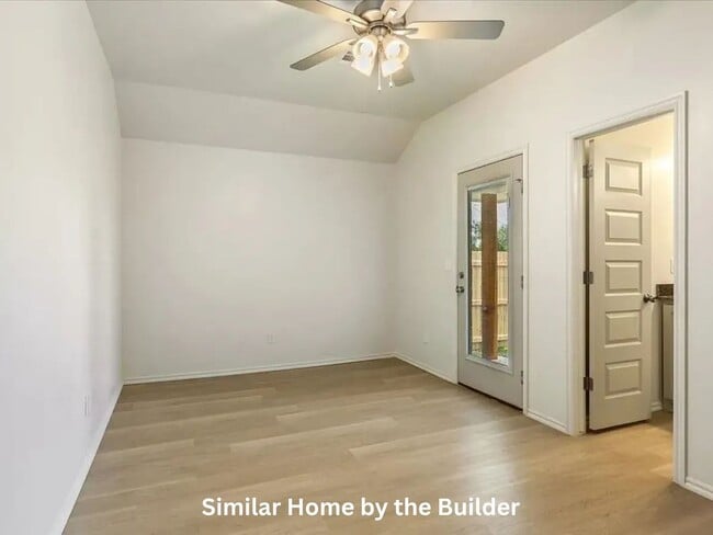 Building Photo - Move-In Ready 2-Bed Home | Garage + Pet Friendly