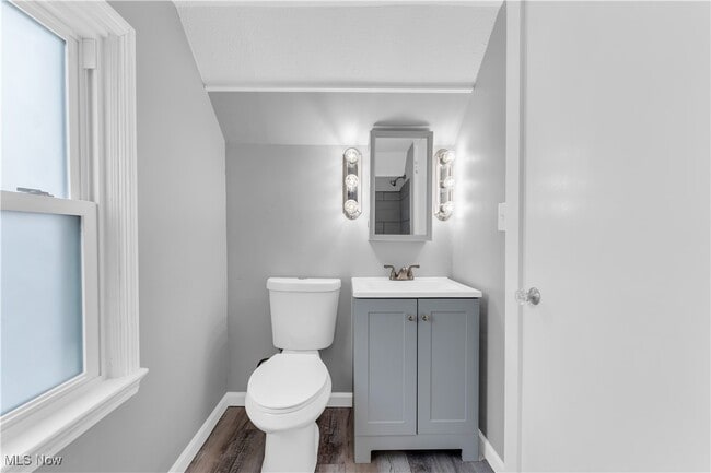 Building Photo - 22750 Tracy Ave