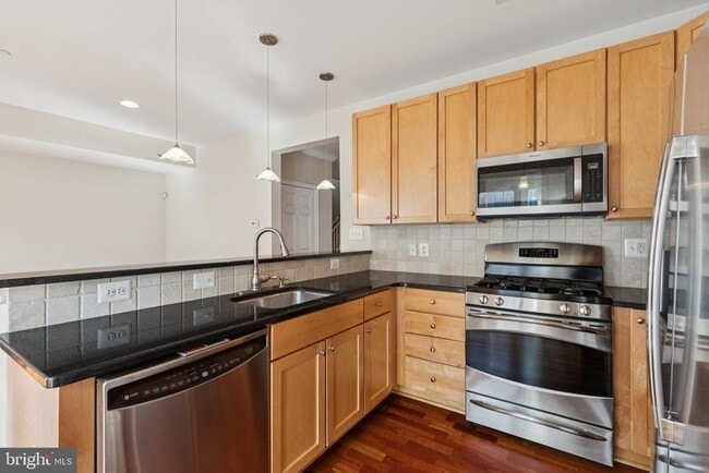 Building Photo - 105 Captains Way