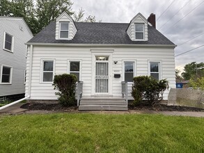 Building Photo - 4800 Monroe St